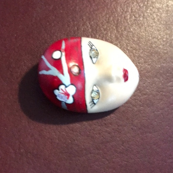 Signed Adagio Face Pin. - Picture 4 of 5